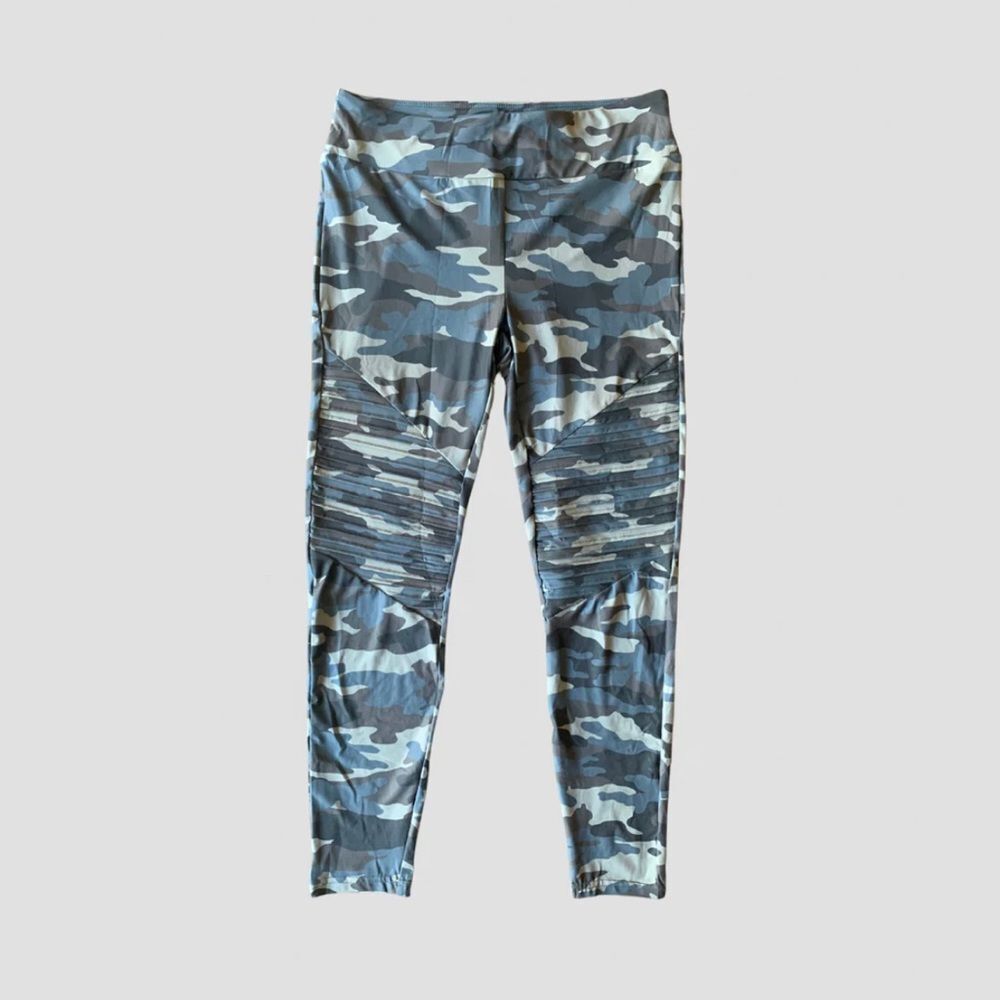 NWT Visit Navy Camo Leggings